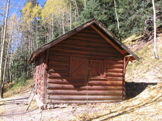 apache spring cabin.JPG